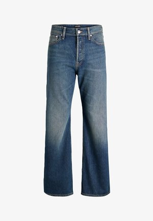 Jeans taille haute à jambes larges en denim bleu moyen. Présente un lavage décoloré, cinq poches et une fermeture à bouton à l'avant. Détail de surfilage contrasté.