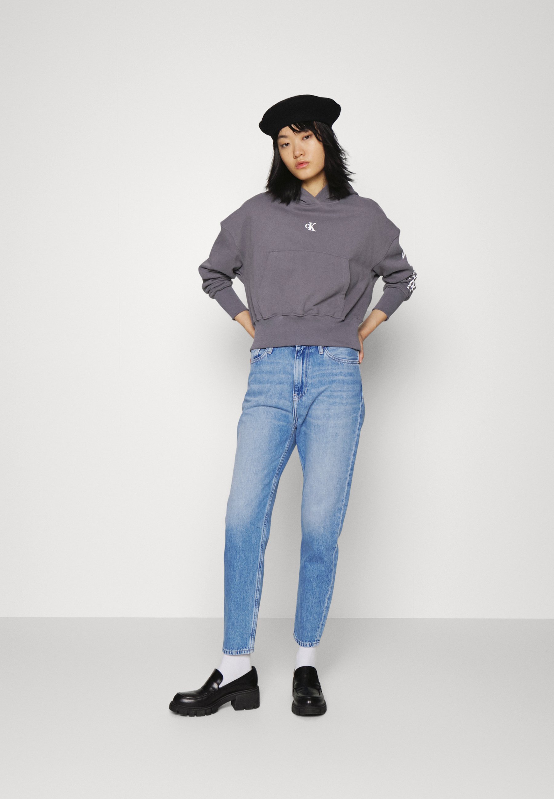 Calvin Klein Jeans MOM - Jeans baggy - denim medium/destroyed denim -  Zalando.it