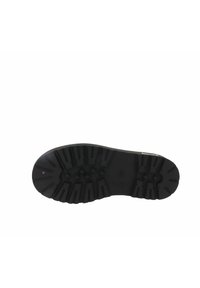 Suela de bota de goma negra con surcos profundos y un agarre estampado para su uso en exteriores o en el trabajo.