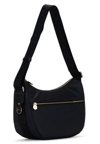 Borsa a tracolla nera con un design strutturato, superficie testurizzata, cerniere dorate, tasca frontale con zip e tracolla regolabile con testo impresso.