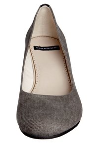 Grå tygballetskor med rundad tå, slät inredning, subtil sömnad och en svart gummisula. Logotyp synlig på innersulan.