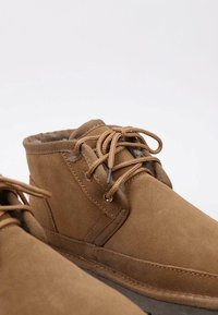 LIMMA NIIVS - Botines con cordones - camel