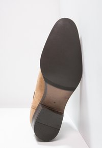 KIOMI Kotníkové boty - beige