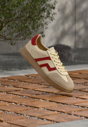 CUZIMA - Baskets basses - cream/red