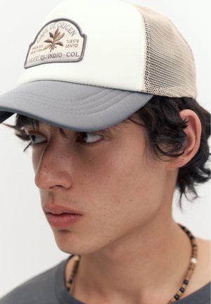 PULL&BEAR, CAFÉ DE ORIGEN - TRUCKER CAP- - Casquette - sand