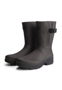 Zwarte rubberen waterdichte laarzen met een gladde textuur, stevige zool en een verstelbare gesp aan de zijkant voor een betere pasvorm.