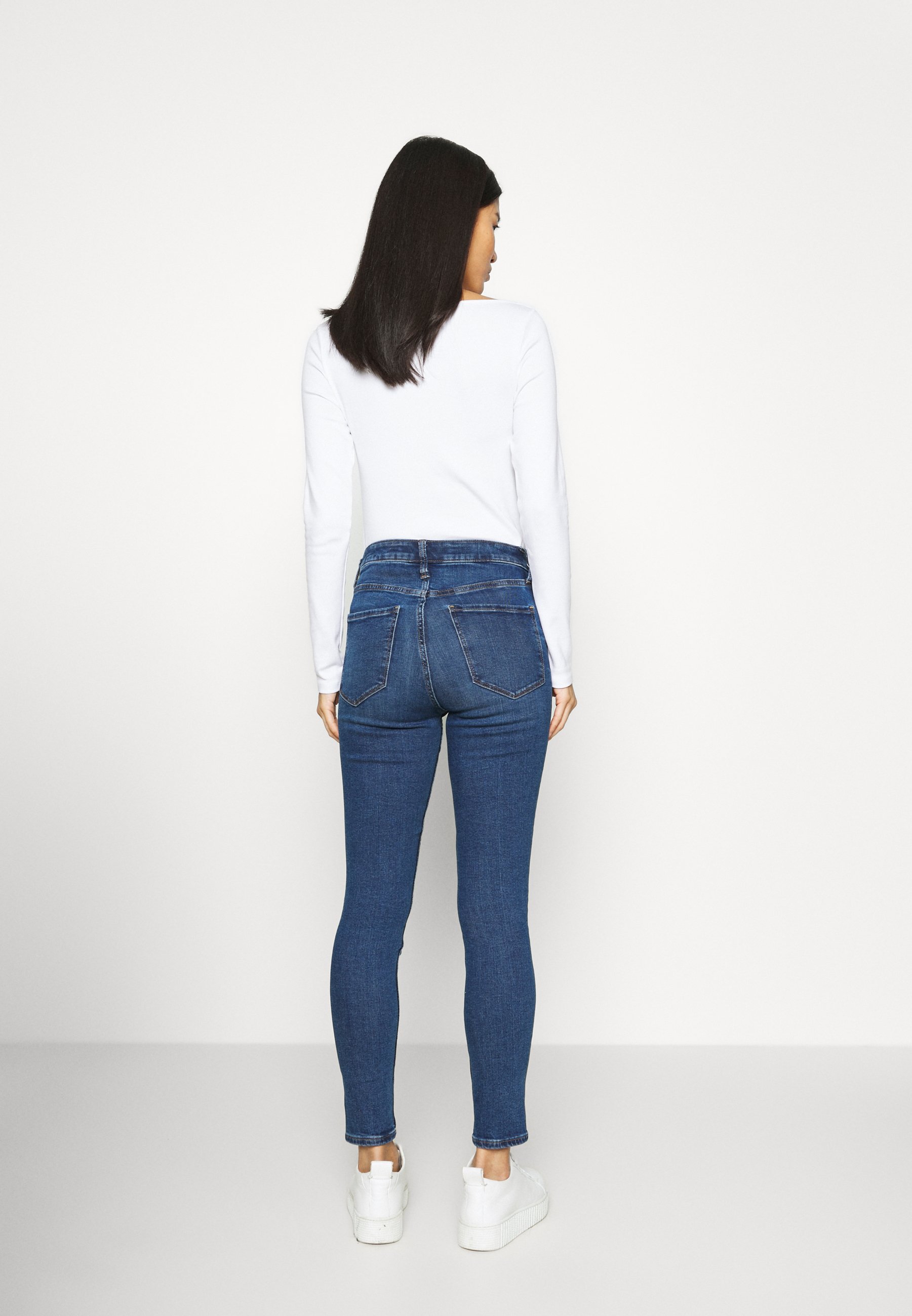 GAP Straight leg jeans - medium 