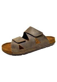 Sandalo in pelle marrone con due cinturini regolabili in Velcro, dettagli a intaglio, soletta imbottita e suola in gomma testurizzata per una presa migliorata.