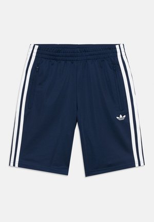 Marineblauwe sportshorts met witte zijstrepen, elastische tailleband, ritszakken en een klein wit Adidas-logo op het linkerbeen.