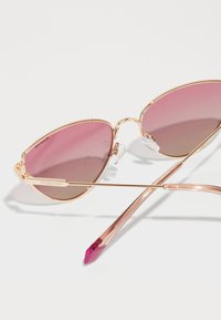 Polaroid UNISEX - Aurinkolasit - gold-coloured/pink