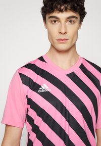 adidas Performance ENTRADA 22 GFX JERSEY - Maillot de foot - semi pink glow/black
