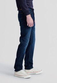 Lee DAREN - Jean droit - dark blue