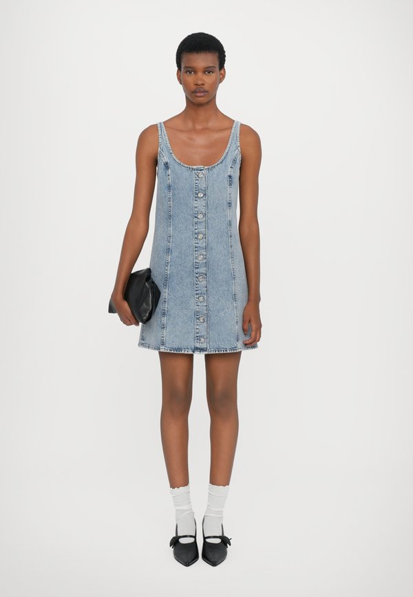 THE STUDDED DRESS - Denim dress3