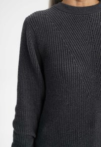 MELA GAURI - Strickpullover - anthrazit melange