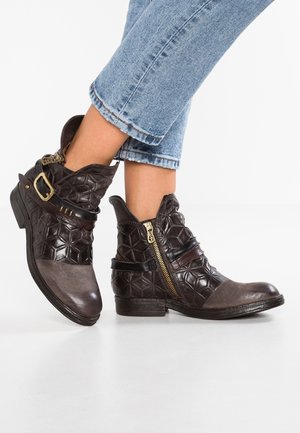 Cowboy-/Bikerstiefelette - brown