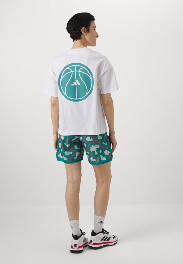 ADI TEE - Print T-shirt