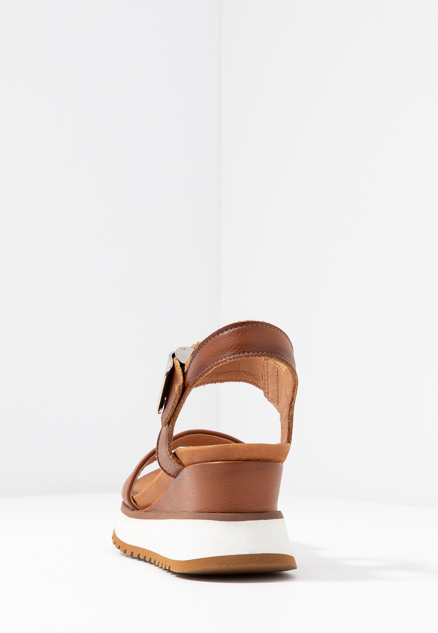 felmini sandales