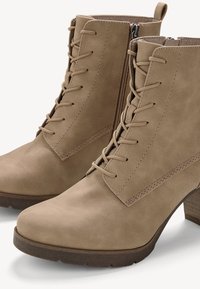 Tamaris Bottines à lacets - taupe