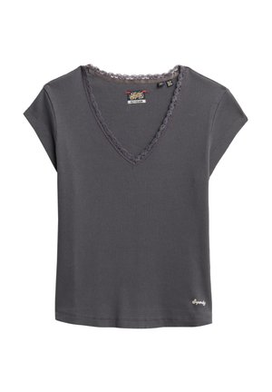Top gris de manga corta con escote en V, textura acanalada y detalle de encaje alrededor del cuello. Presenta un pequeño logotipo en el dobladillo inferior.
