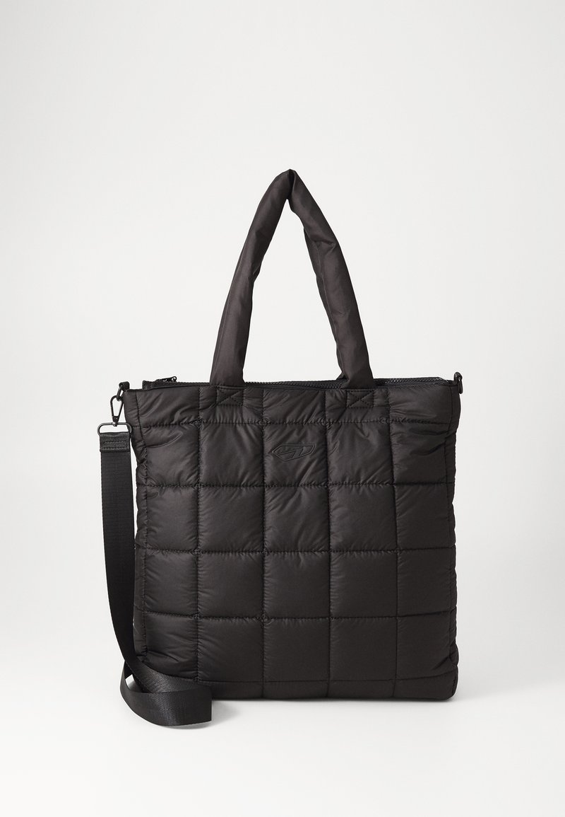 Čierna pufovaná taška s prešívaným dizajnom, vybavená dvoma hornými uchami a nastaviteľným ramenným popruhom. Hladký, lesklý materiál. Zipsové uzáver.