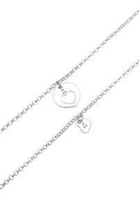 Collana d'argento con due pendenti: un disco circolare con un cuore intagliato e un piccolo cuore, entrambi contrassegnati "925," su una catena a maglie.