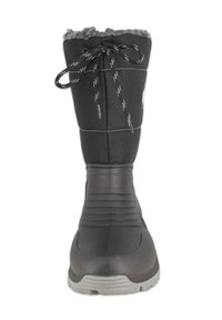 Zwarte winterlaars met een gestructureerde rubberen zool, stoffen bovenkant, vetersluiting en een fuzzy grijs randje aan de bovenkant. Heeft verticale stikdetails.
