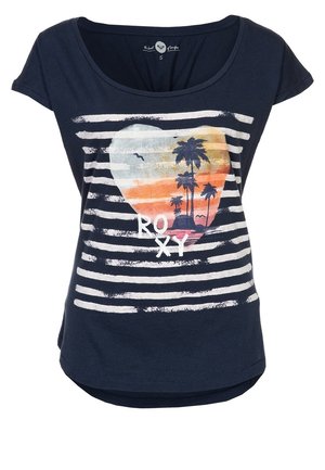 Granatowy bawełniany T-shirt z okrągłym dekoltem, krótkimi rękawami, białymi poziomymi paskami, grafiką serca oraz wzorem palmy z kolorami zachodu słońca.