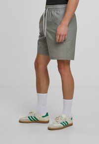 Urban Classics - Szorty