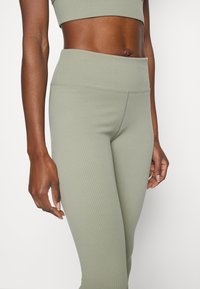 Eivy ICECOLD  - Legíny - faded oak