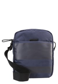 Borsa a tracolla blu navy realizzata in tessuto resistente, con un design testurizzato e un pannello frontale liscio, tracolla regolabile e chiusura con zip.