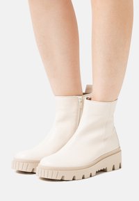 Gabor Botines con plataforma - white