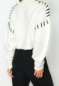 Trendyol Strickpullover - off-white