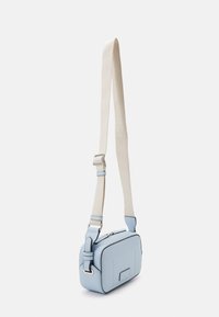 KARL LAGERFELD CIRCLE CAMERABAG PERFORATED - Taška s příčným popruhem - arctic blue