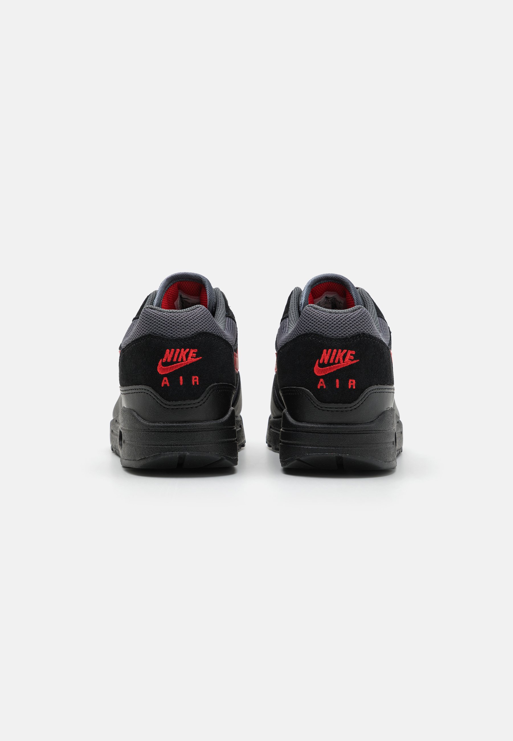 air max 1 red black