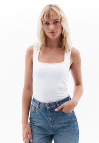 SQUARE NECK SINGLET - Toppi - white