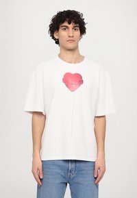 Fiorucci LOLLIPOP HEART BOXY FIT UNISEX - T-shirts med print - white