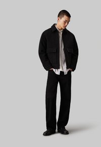 Calvin Klein Jeans Lahka jakna - black pinstripe