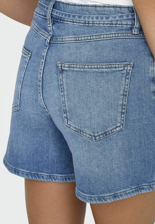 NORMAL GESCHNITTEN MITTLERE TAILLE  - Denim shorts3
