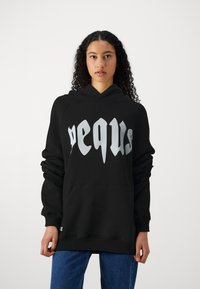 PEQUS MYTHIC LOGO HOODIE UNISEX - Felpa con cappuccio - black/white