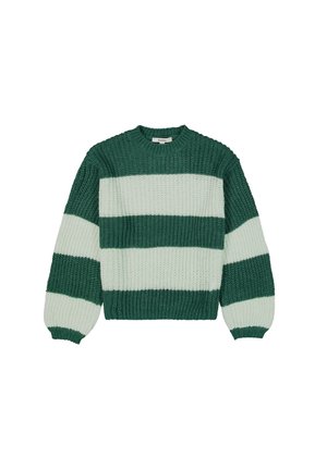 Jersey de punto grueso con anchas rayas horizontales verdes y blancas y mangas largas sobre un fondo blanco liso.