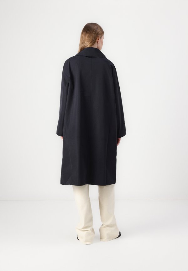 SONNET  - Trenchcoat2