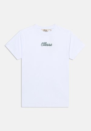 Bela kratka majica s kratkimi rokavi z okroglim izrezom in vezenim logotipom "Ellesse" v temno zeleni barvi, postavljenim na sredino prsnega dela.