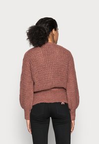 Cream Kofta - light pink