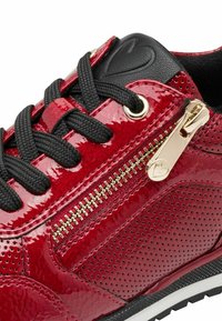 Marco Tozzi Sneakers basse - dk red pat