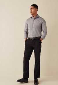 Next TEXTURED SINGLE - REGULAR FIT - Skjorter - neutral brown