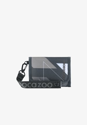 Gefaltete schwarze und graue Stoffbrieftasche mit geometrischem Muster, Druckknopfverschluss und abnehmbarem Riemen mit Clip und aufgedrucktem Markennamen.
