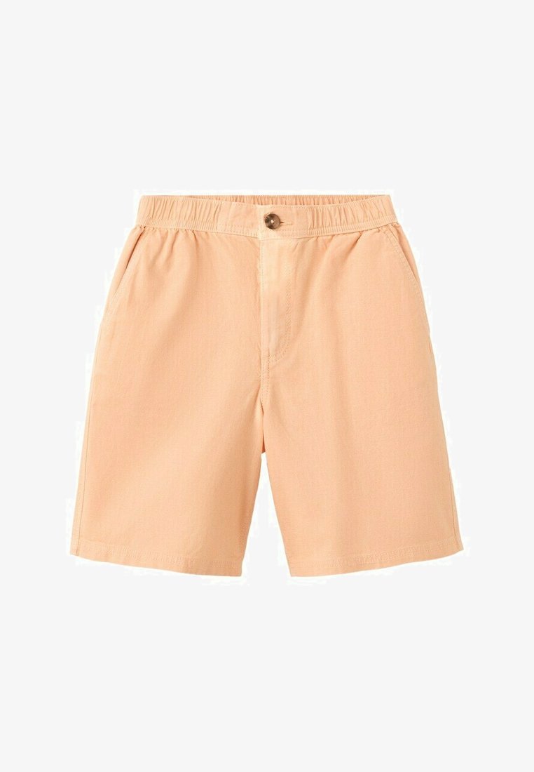 Shorts décontractés de couleur pêche clair avec une ceinture élastique, une fermeture à bouton et des poches latérales, présentés sur un fond blanc.