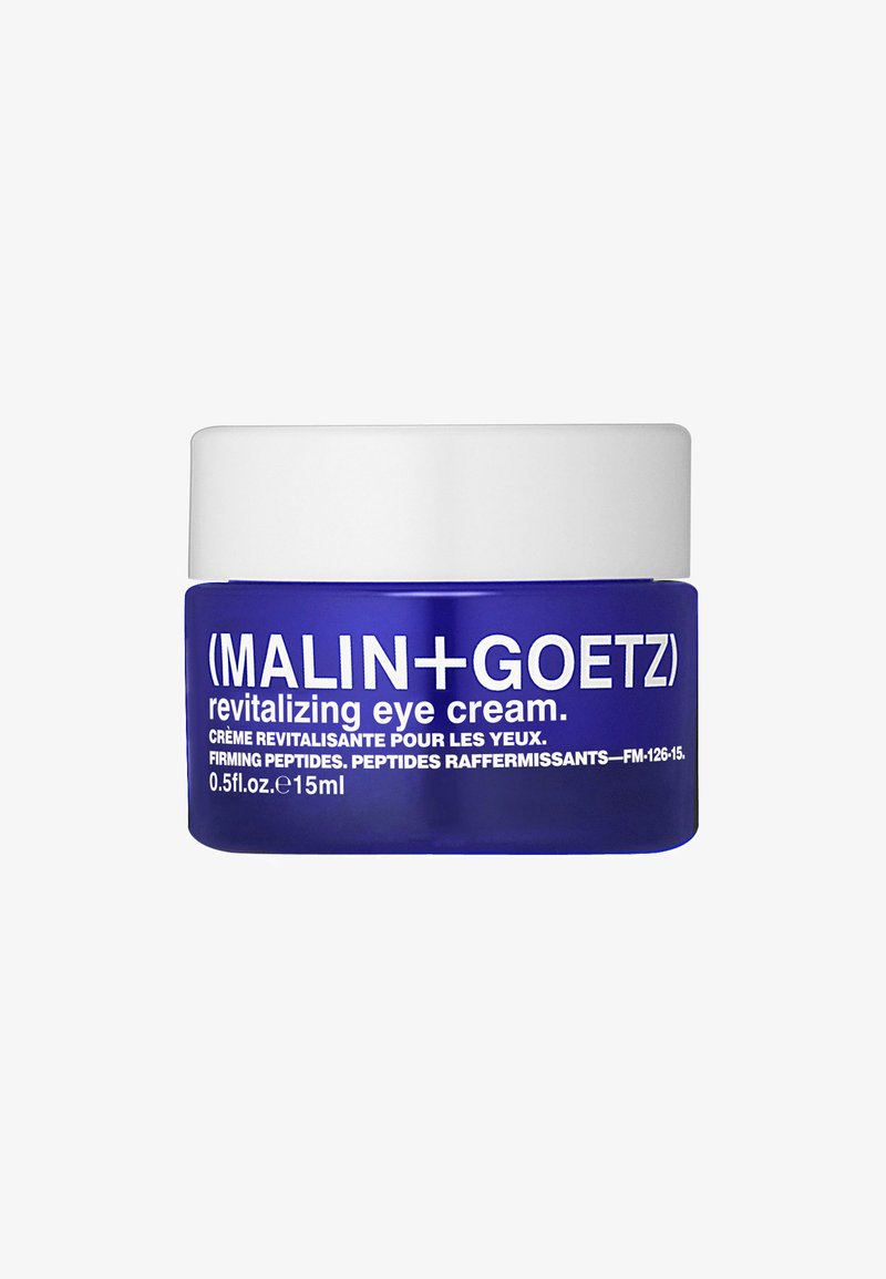 Blauer Glasbehälter mit einem weißen Deckel, beschriftet mit "(MALIN + GOETZ) revitalisierende Augencreme", versehen mit erhabenem Text und einem Volumen von 15 ml (0,5 fl. oz.).