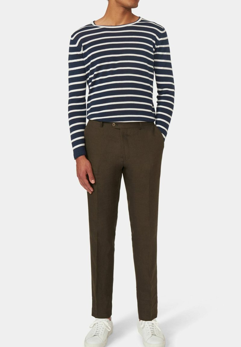 Oscar Jacobson DENZ  - Chino - green leaf