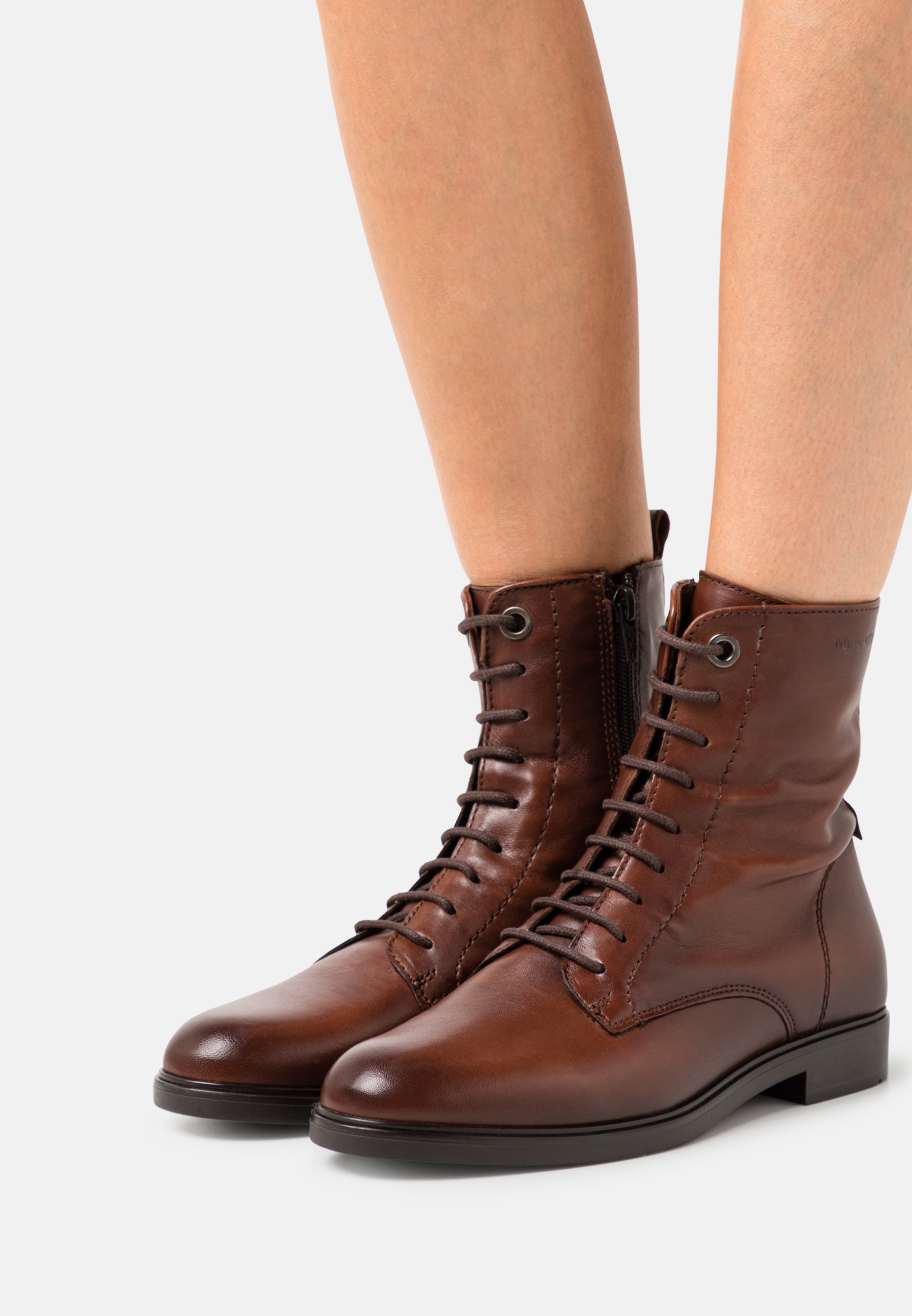 veronica combat boot whiskey